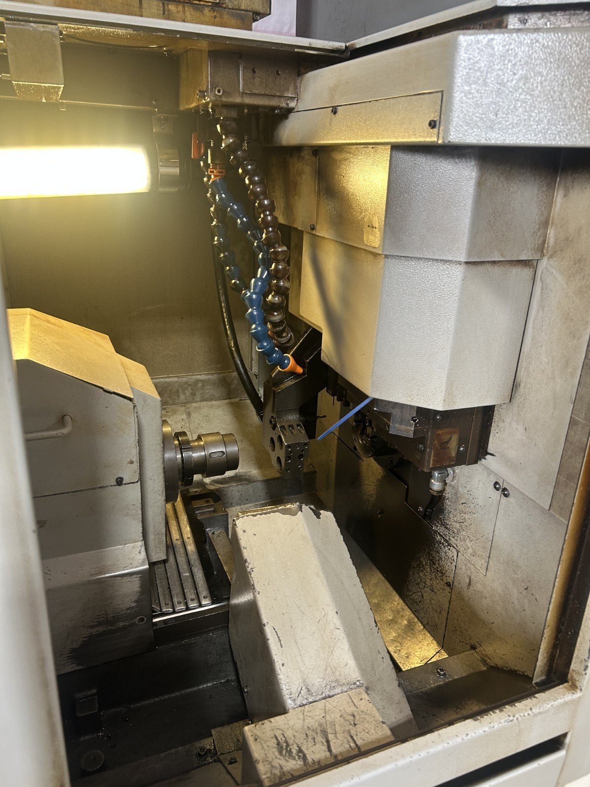 Citizen A20VIPL CNC Swiss Type Lathe, 2007 – Under Power, 12′ Bar feeder