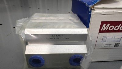 AirTAC SDA50X25S Cylinder New In Box