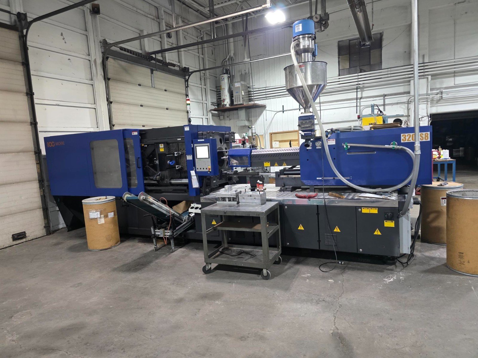320 Ton, 45.4 oz Shot Log 320 S8 Injection Molder, 2018 – Very light use