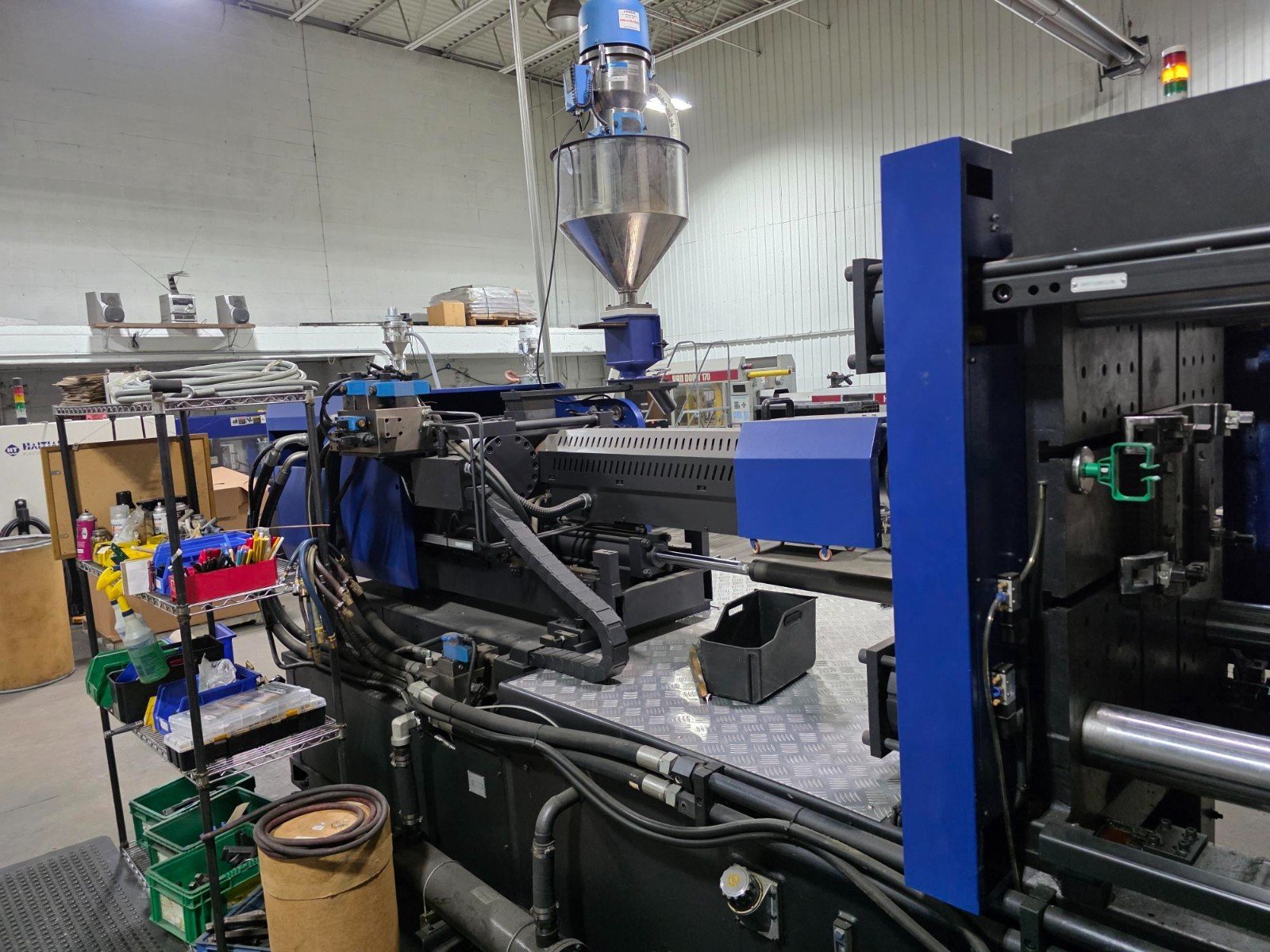 320 Ton, 45.4 oz Shot Log 320 S8 Injection Molder, 2018 – Very light use