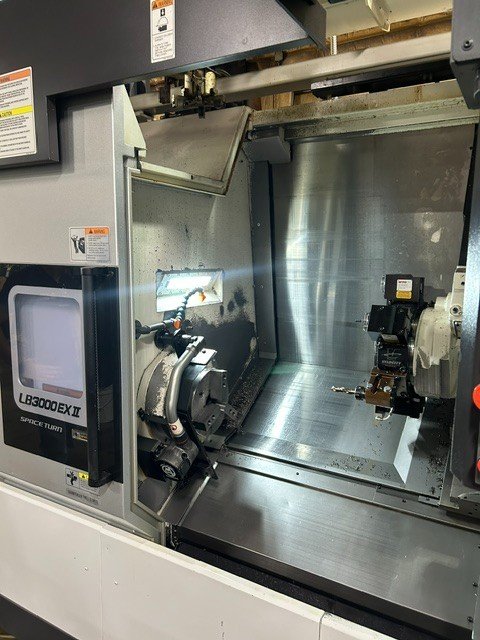 Okuma LB-3000EXII CNC Lathe, 2018 – Y Axis, Sub Spindle, OGL-10 Gantry Loader